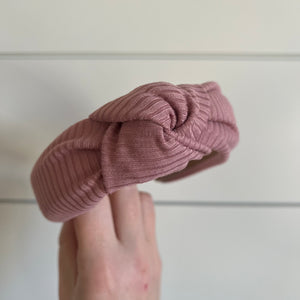 Knotted Mauve